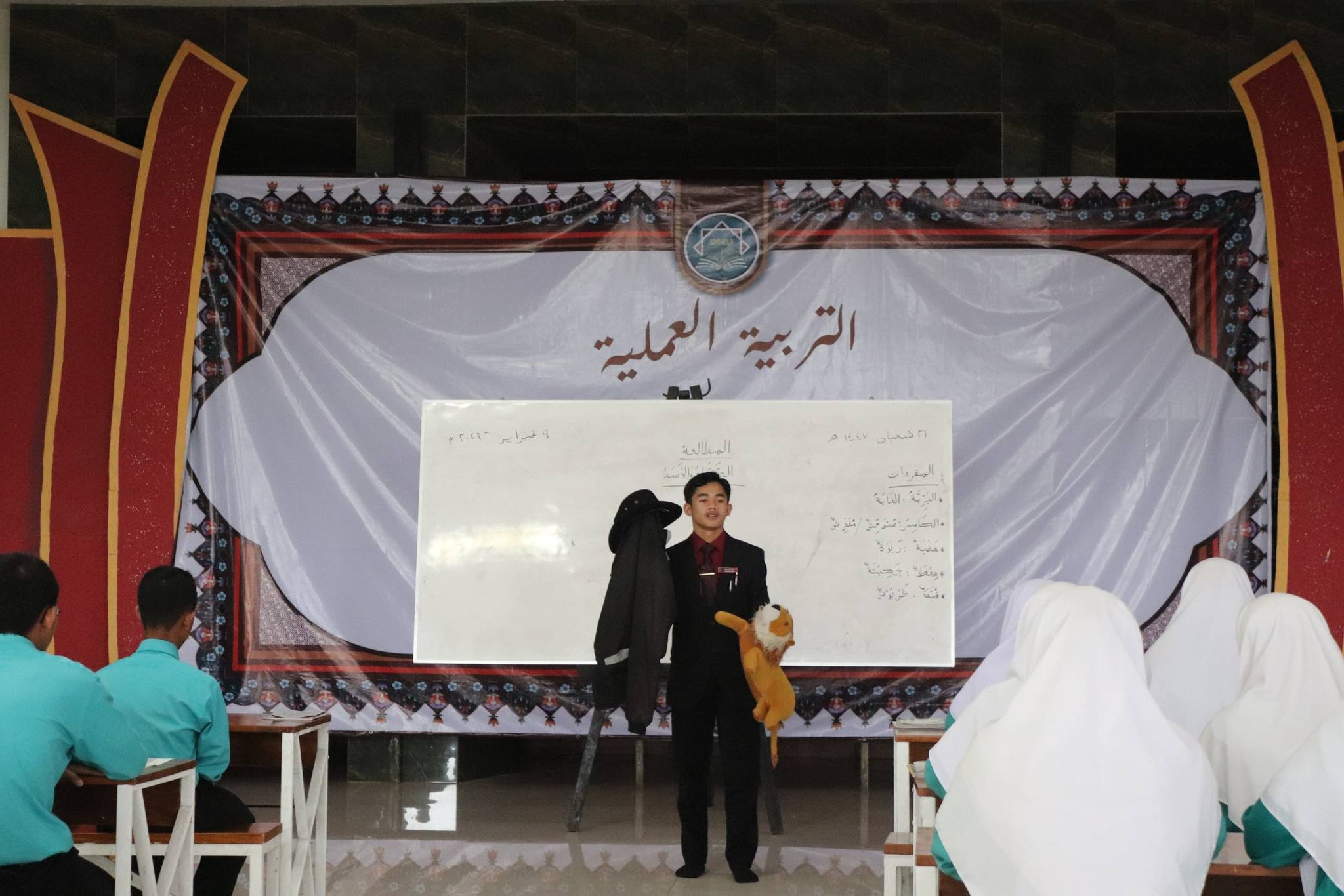 Amaliyah Perdana Santri Akhir Pondok Pesantren Modern Darul Mukhlisin Berlangsung Lancar