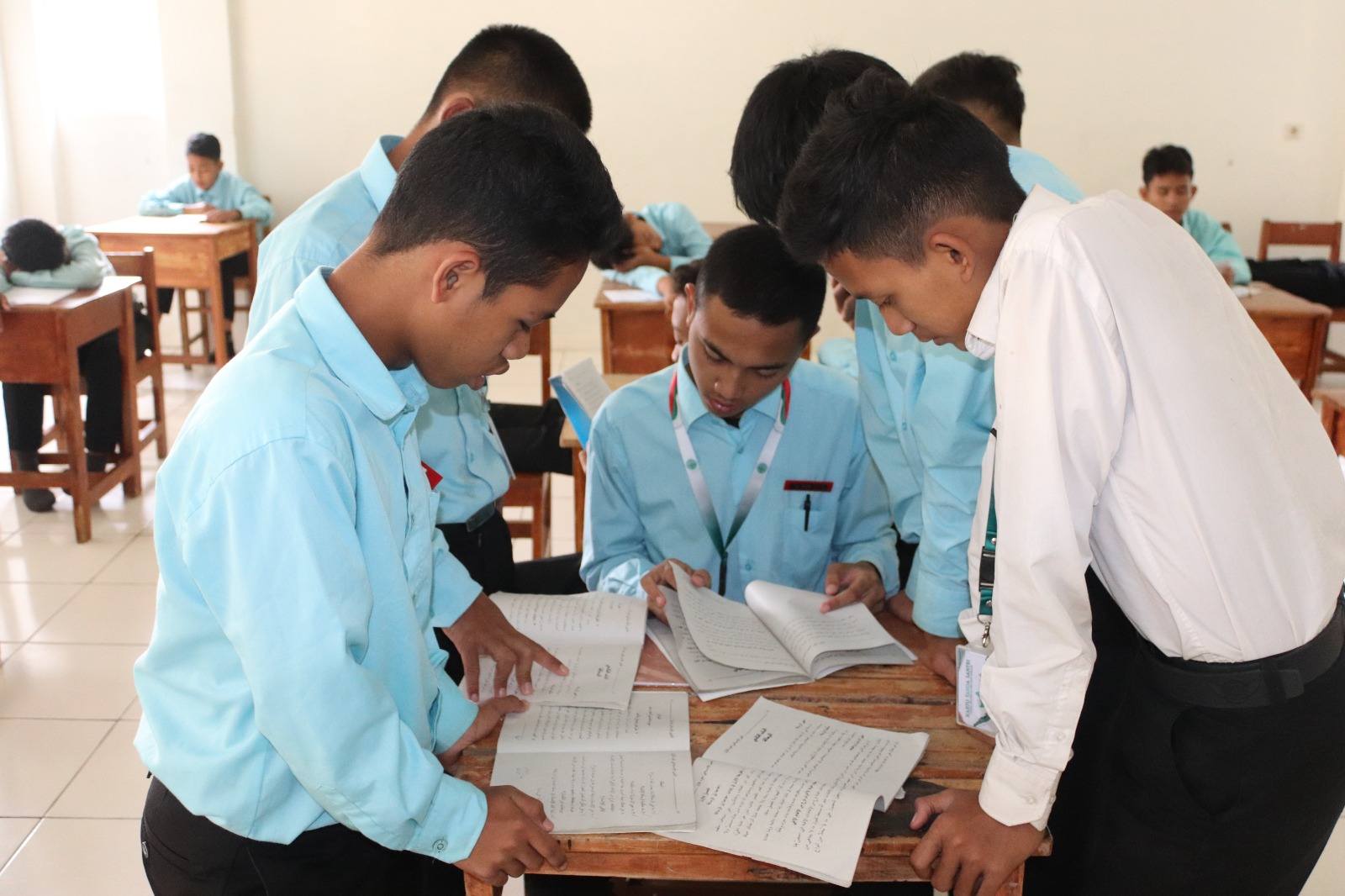 Pelaksanaan Ujian Tengah Semester Genap Tahun Pelajaran 2025/2026 di Pondok Pesantren Modern Darul Mukhlisin